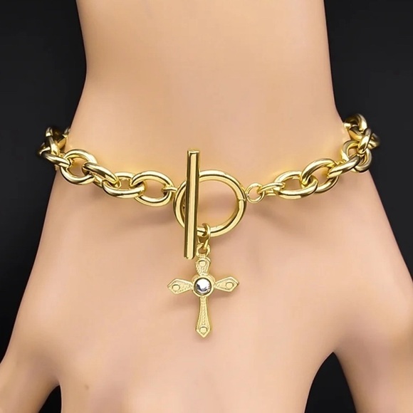 ⭐️NEW⭐️ 18K Gold Chunky Chain Cross W/ Pearl Choker Necklace & Bracelet Set - Picture 2 of 6